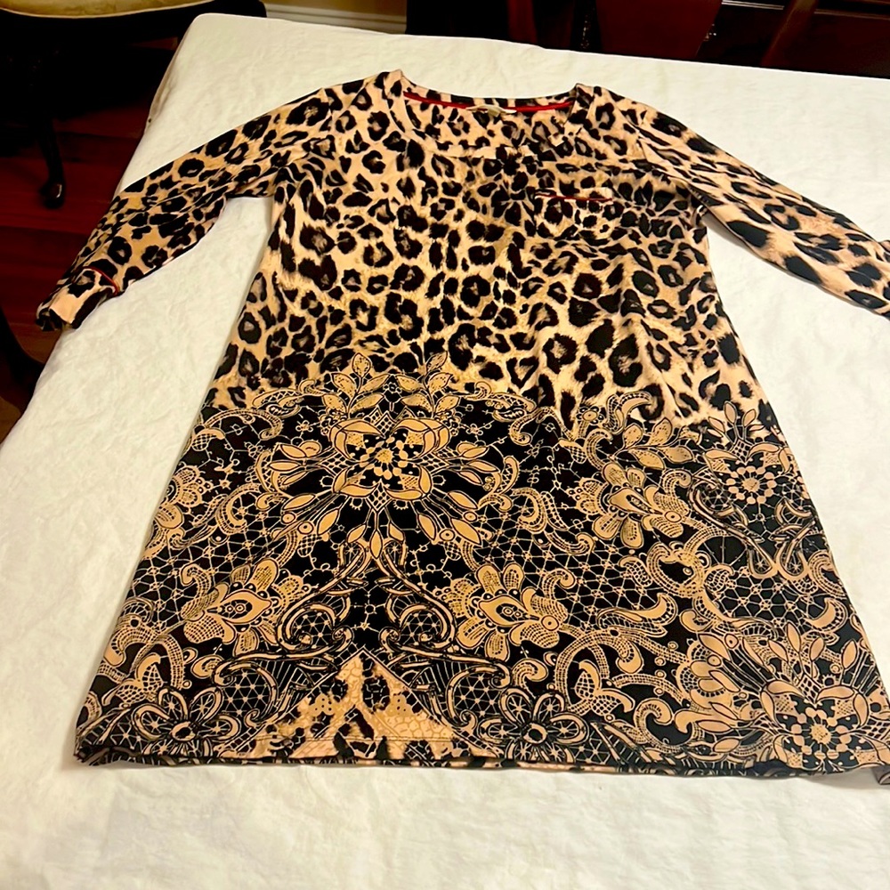 Soma. Three quarter sleeve nightgown.
